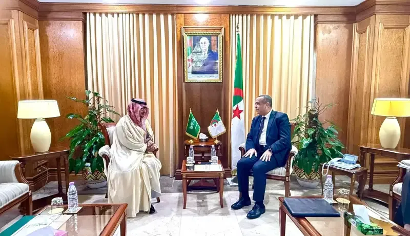 عجال يستقبل السفير السعودي بالجزائر