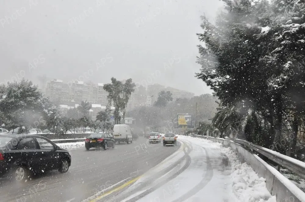 أمطار رعدية غزيرة وثلوج كثيفة في هذه الولايات