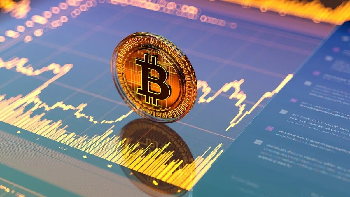 بيتكوين تهبط دون 77 ألف دولار بعد اختراق أمني في منصة تداول كبرى
