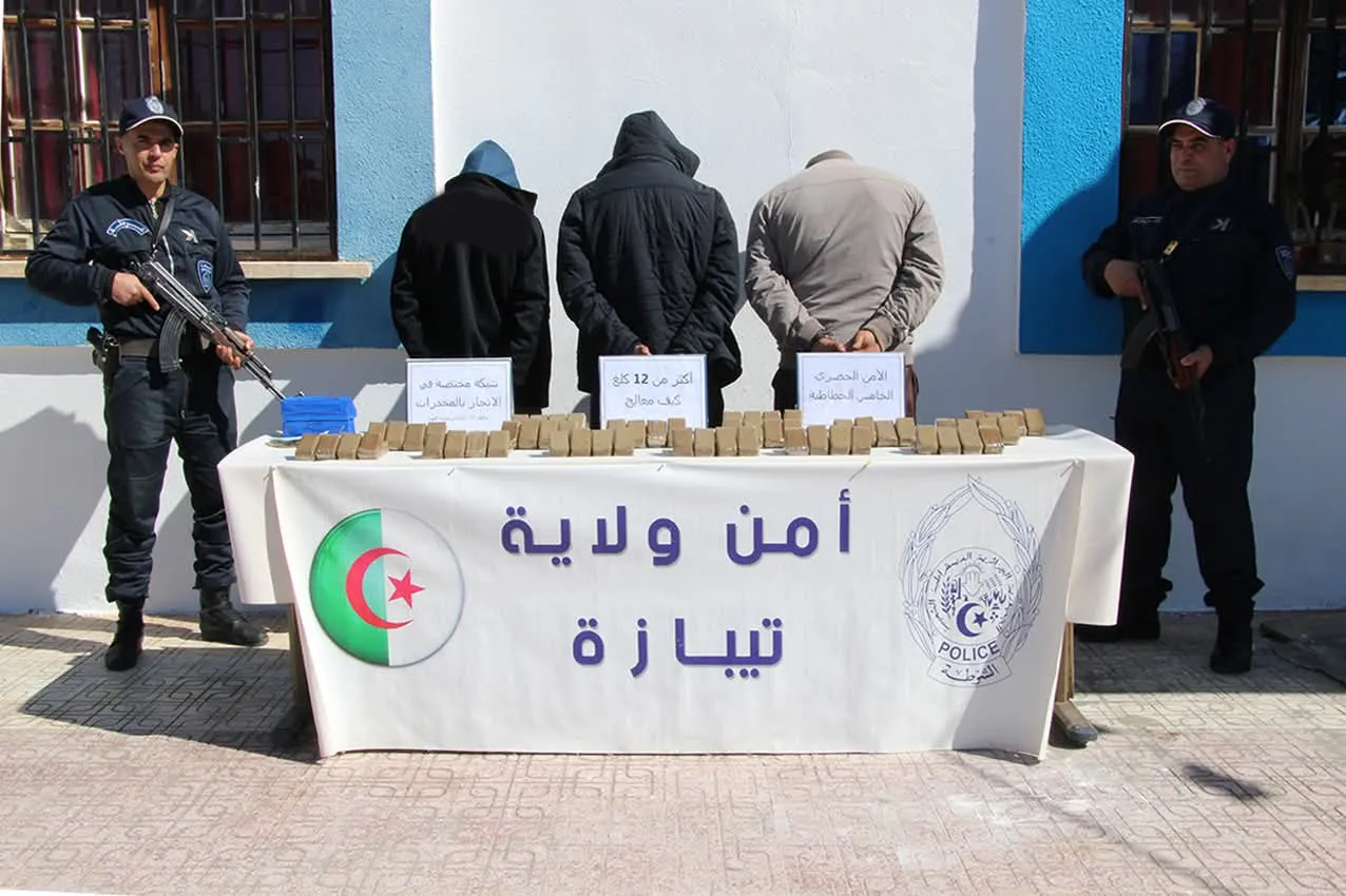 شرطة تيبازة تطيح بعصابة وتحجز كمية من المخدرات