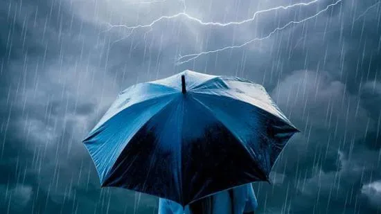 أمطار جد غزيرة مرفوقة بحبات البرد تصل إلى 70 ملم محليا