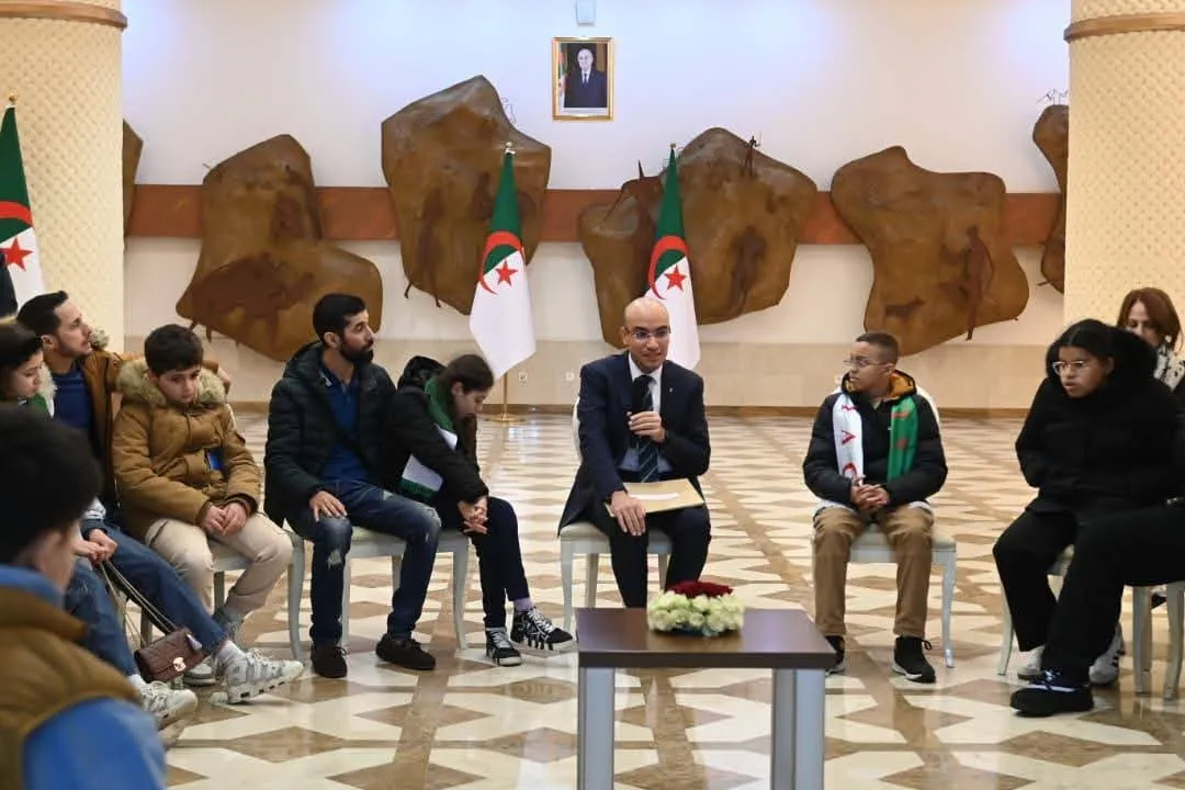 شايب يشرف على حفل استقبال أبناء الجالية