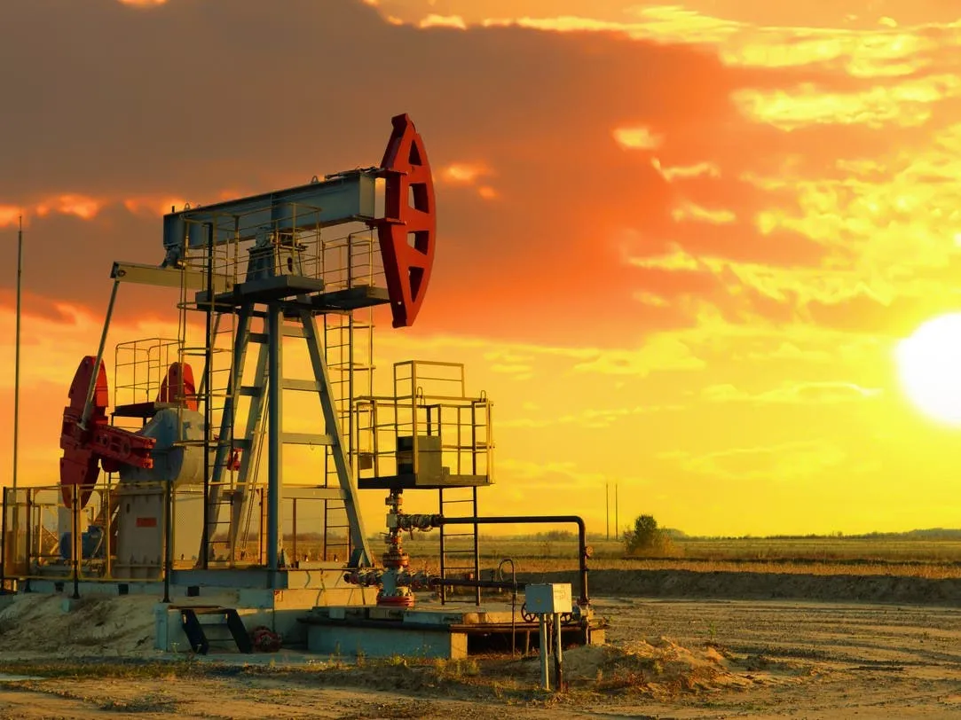 أسعار النفط تتجاوز 100 دولار للبرميل