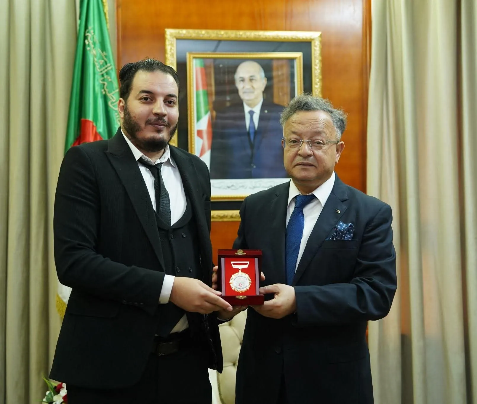 بداري يكرم صاحب مشروع متوج بجائزة أفضل مبادرة شبابية بايطاليا