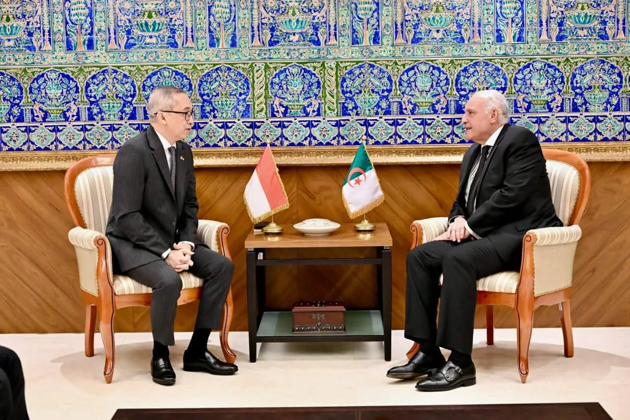 عطاف يستقبل سفير جمهورية اندونيسيا لدى الجزائر