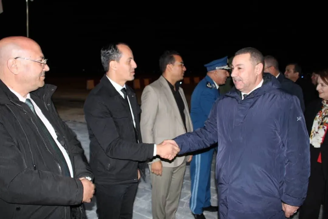 وفد وزاري في بشار لمتابعة تحضيرات استغلال الخط المنجمي الغربي