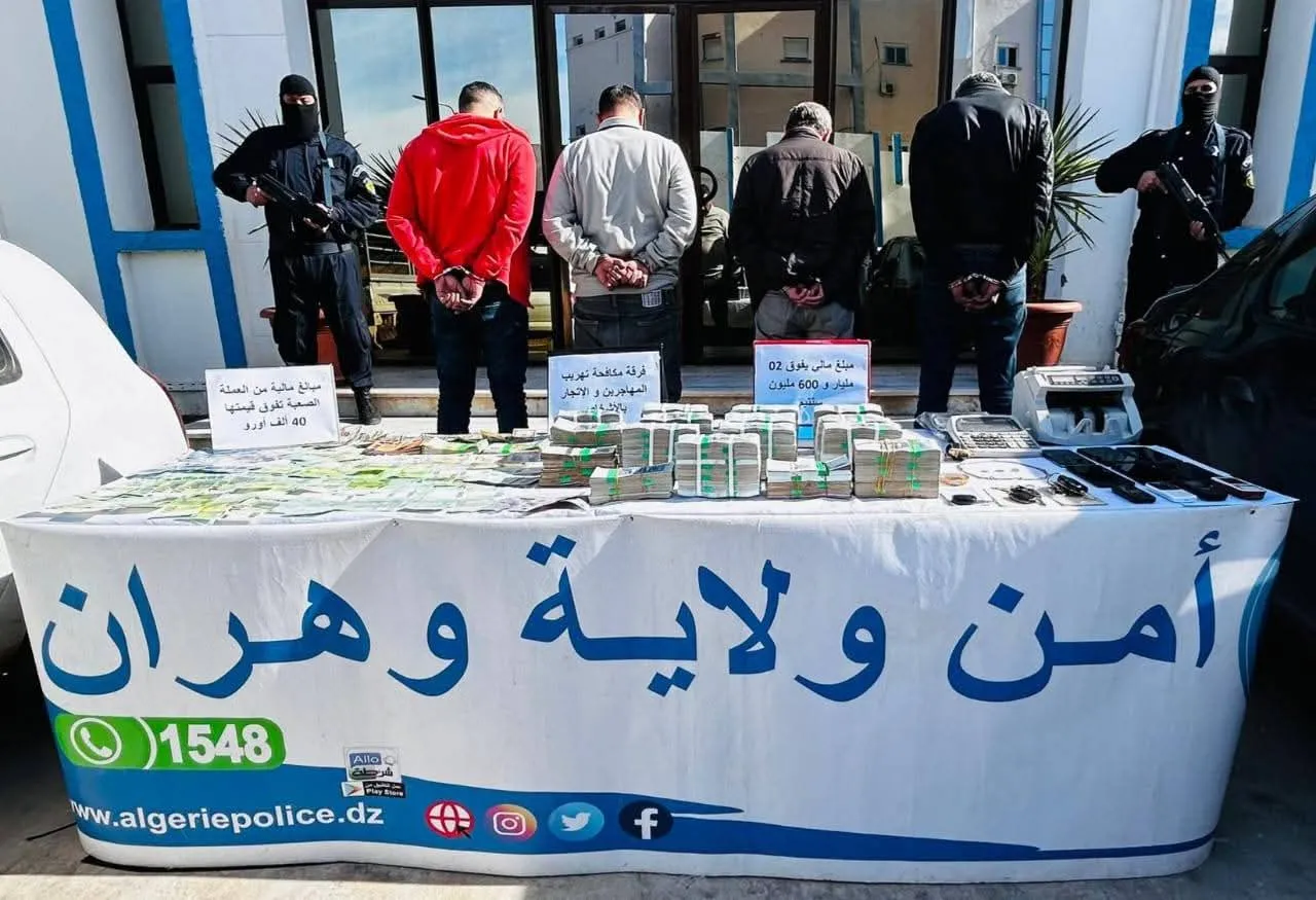 الإطاحة بشبكة إجرامية تنشط في تهريب الحراڤة بوهران