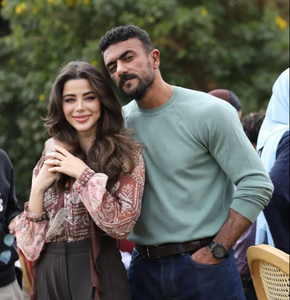 يارا السكري تدخل الترند بعد تصريحها حول علاقتها بأحمد العوضي