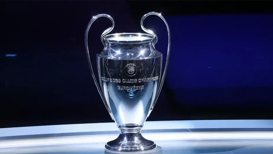 استيفان كوفاكس حكما لنهائي دوري أبطال أوروبا