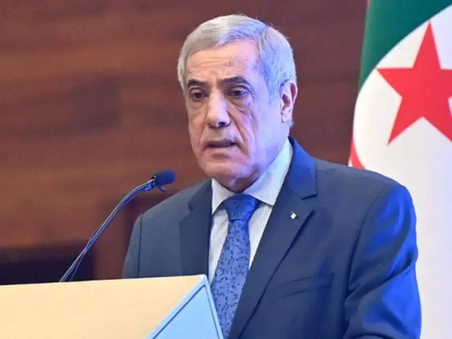 الوزير الأول يشرف على حفل تسليم جائزة رئيس الجمهورية للمبدعين الشباب