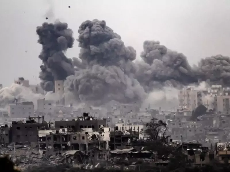 استشهاد 11 فلسطينيا وإصابة العشرات في قصف للاحتلال على غزة