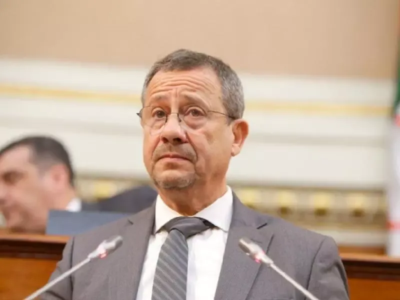 مشاريع كبرى لتحسين التنقل وصيانة الطريق السيار شرق-غرب