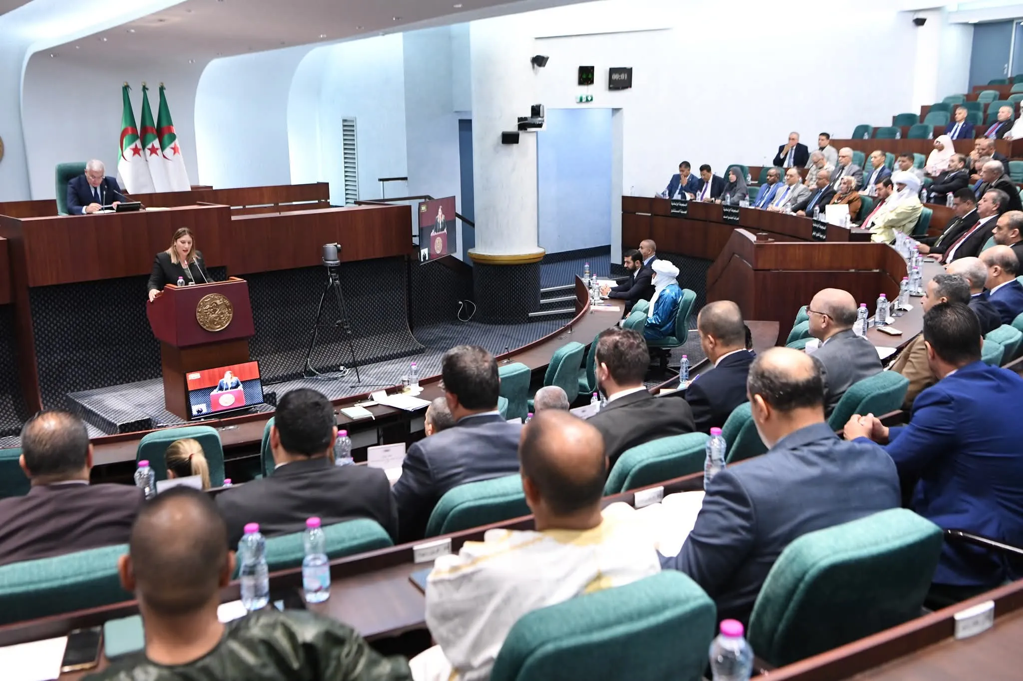 المصادقة بالإجماع على مشروعي قانوني الأوسمة العسكرية