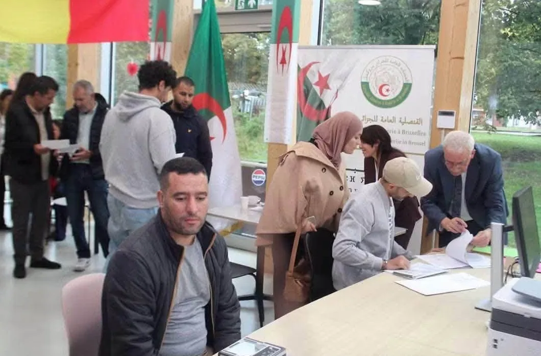 القنصلية الجزائرية ببروكسل تنظم مداومة قنصلية بمدينة غنت لخدمة الجالية