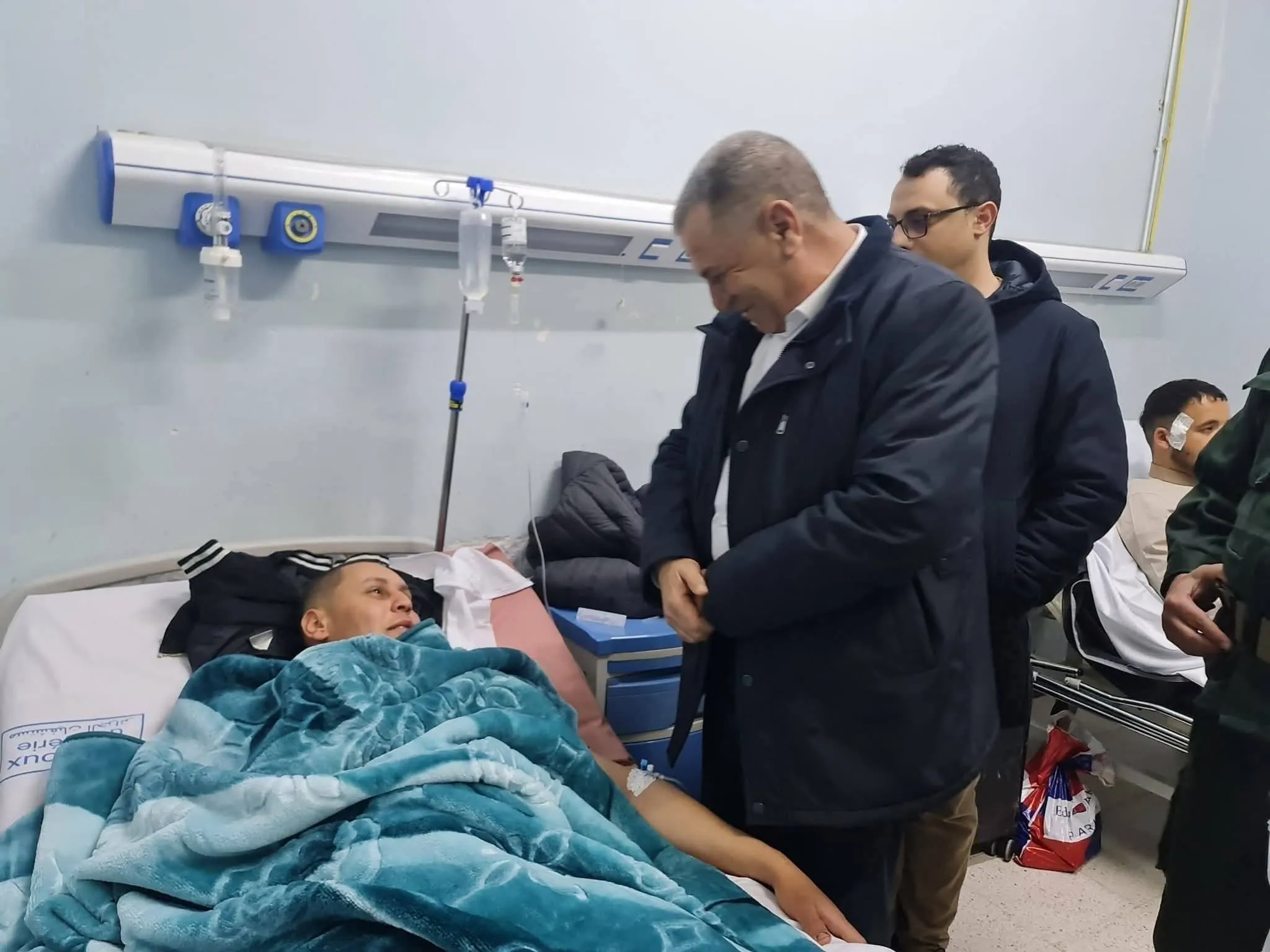 الوالي المنتدب لبوسعادة يتفقد المصابين في حادث مرور  المسيلة