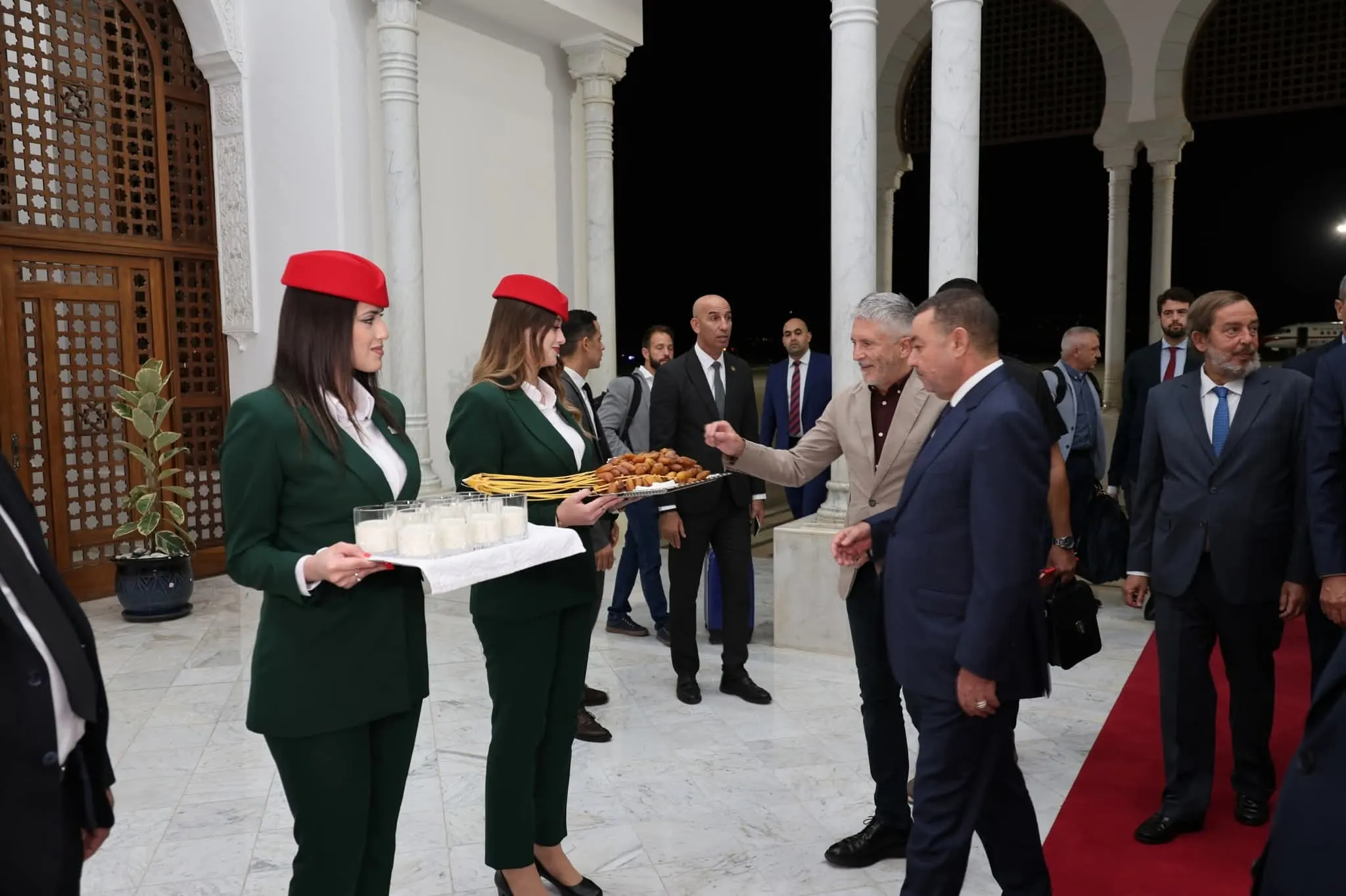 سعيود  يستقبل نظيره الاسباني فرناندو غراندي مارلاسكا