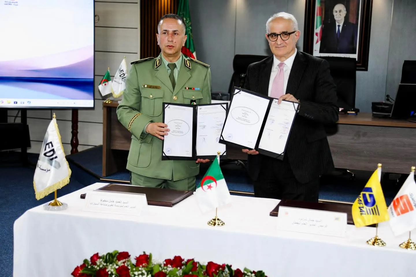 توقيع اتفاق لاقتناء 400 شاحنة مرسيدس و400 صهريج