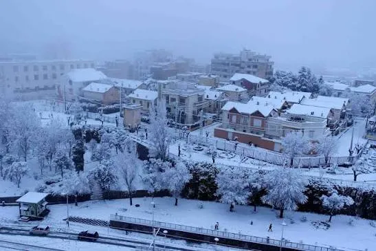 نشرية خاصة تحذر من تساقط ثلوج كثيفة على المرتفعات