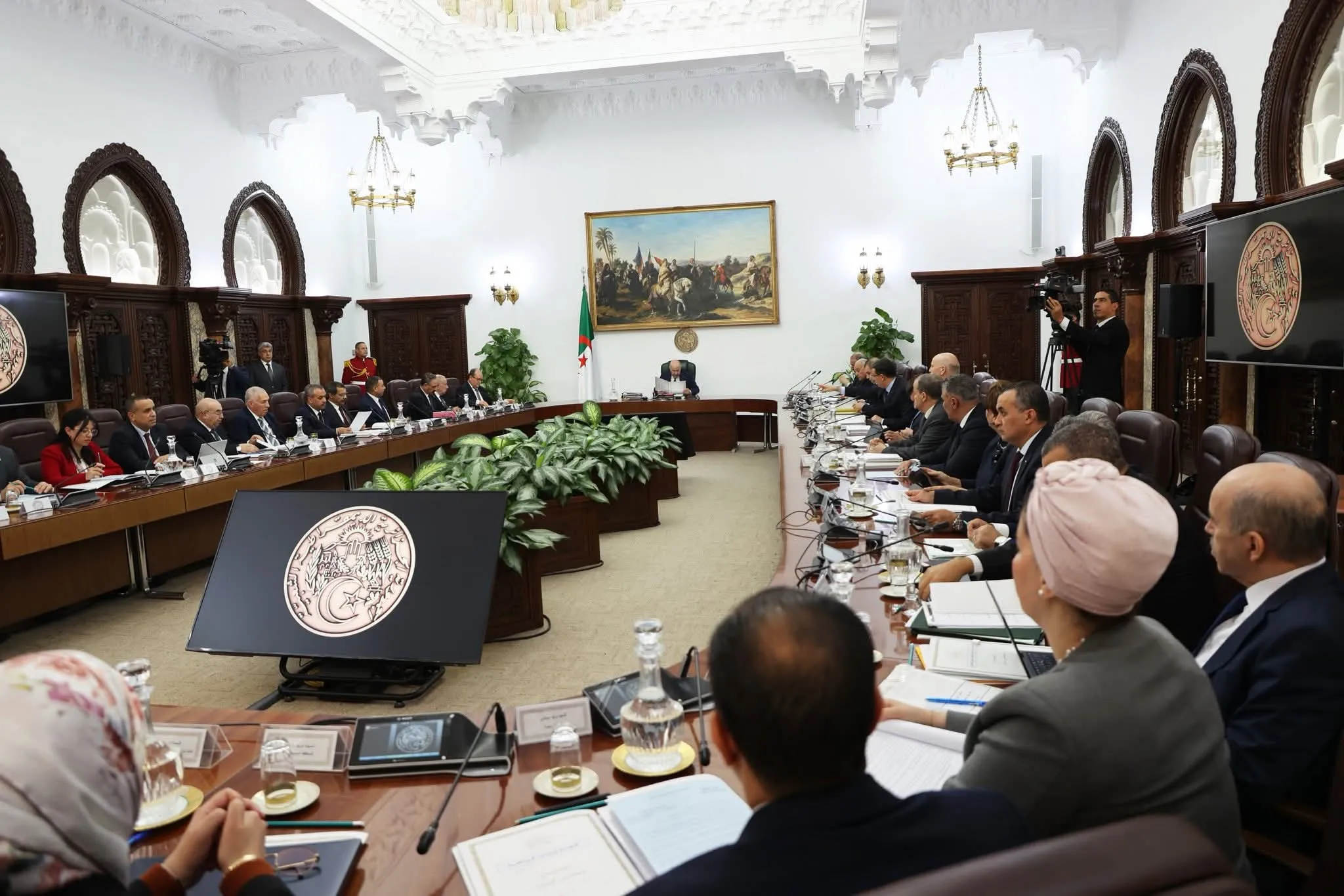 ترقية 11 مقاطعة إدارية من ولايات منتدبة إلى ولايات كاملة الصلاحيات