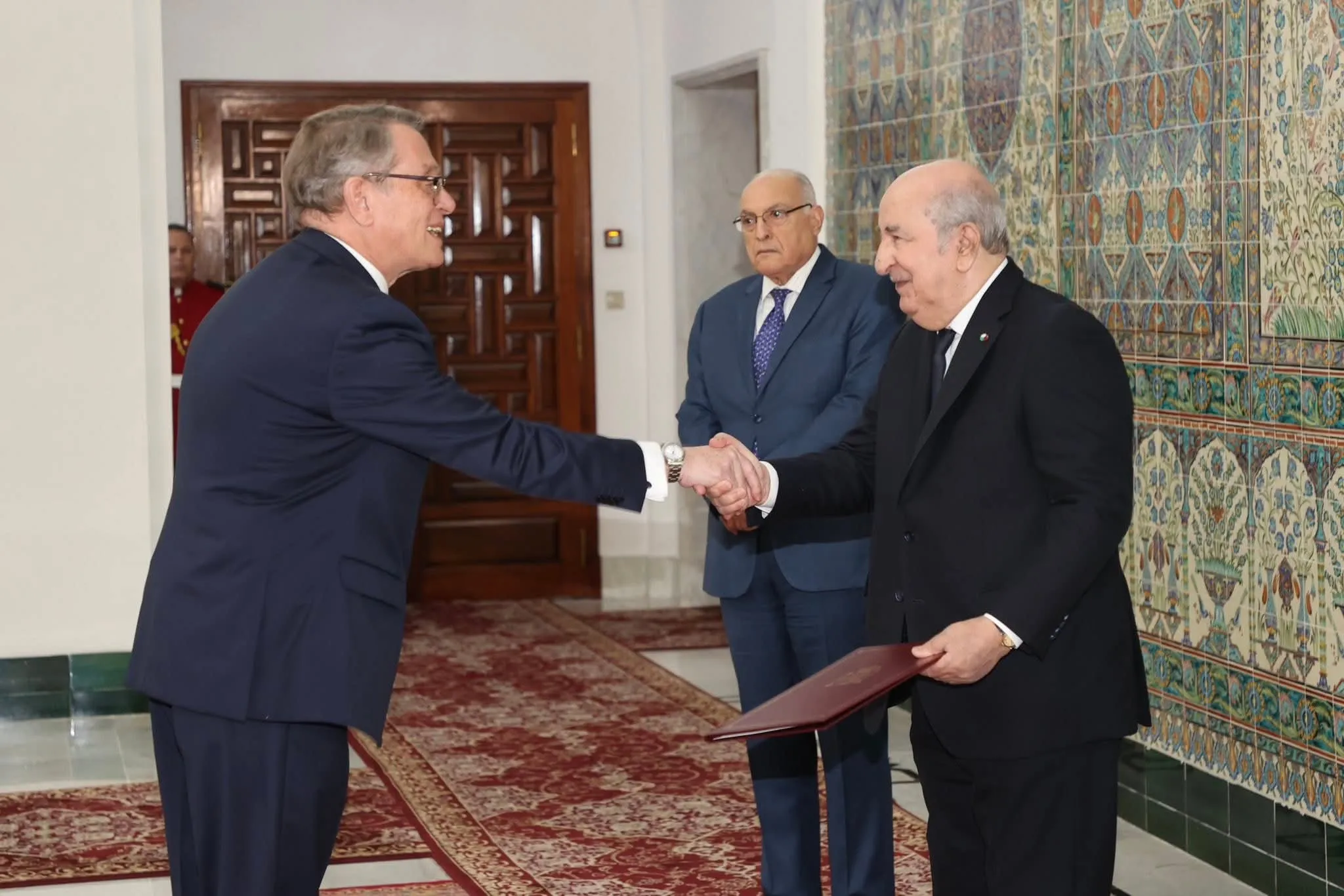 رئيس الجمهورية يتلقى أوراق إعتماد سفير مملكة إسبانيا