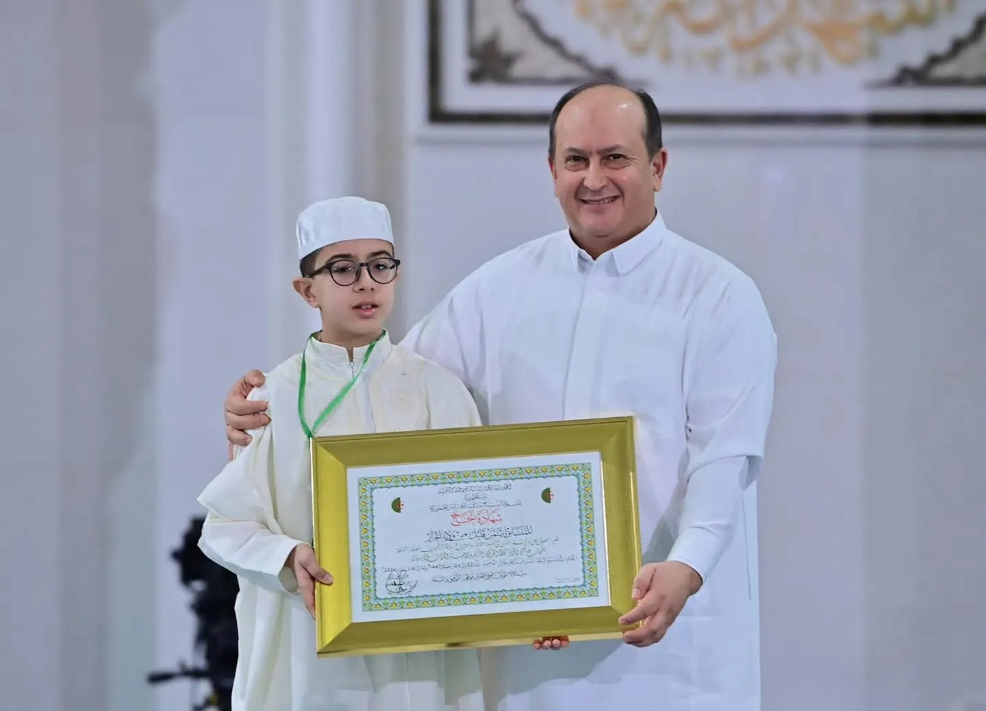 الوزير الأول يشرف على تكريم الفائزين بمسابقة حفظ القرآن الكريم