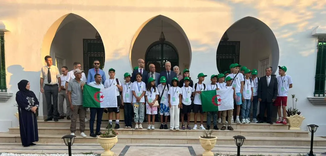 أطفال الجالية الجزائرية المقيمين بتونس يشاركون في المخيم الصيفي ببجاية