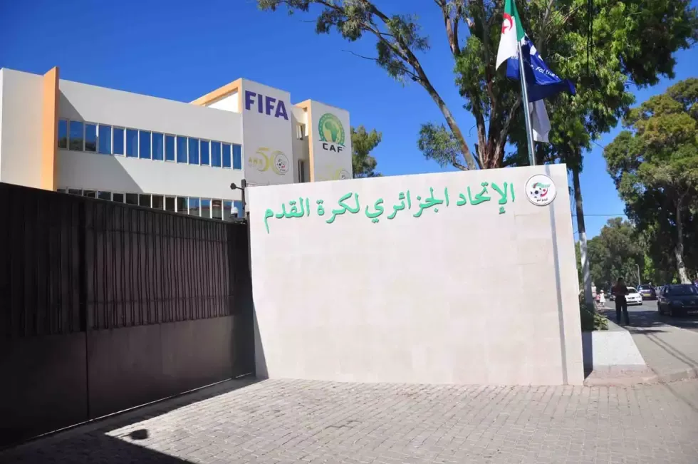 تأجيل إلزامي لكافة المباريات بسبب الأحوال الجوية