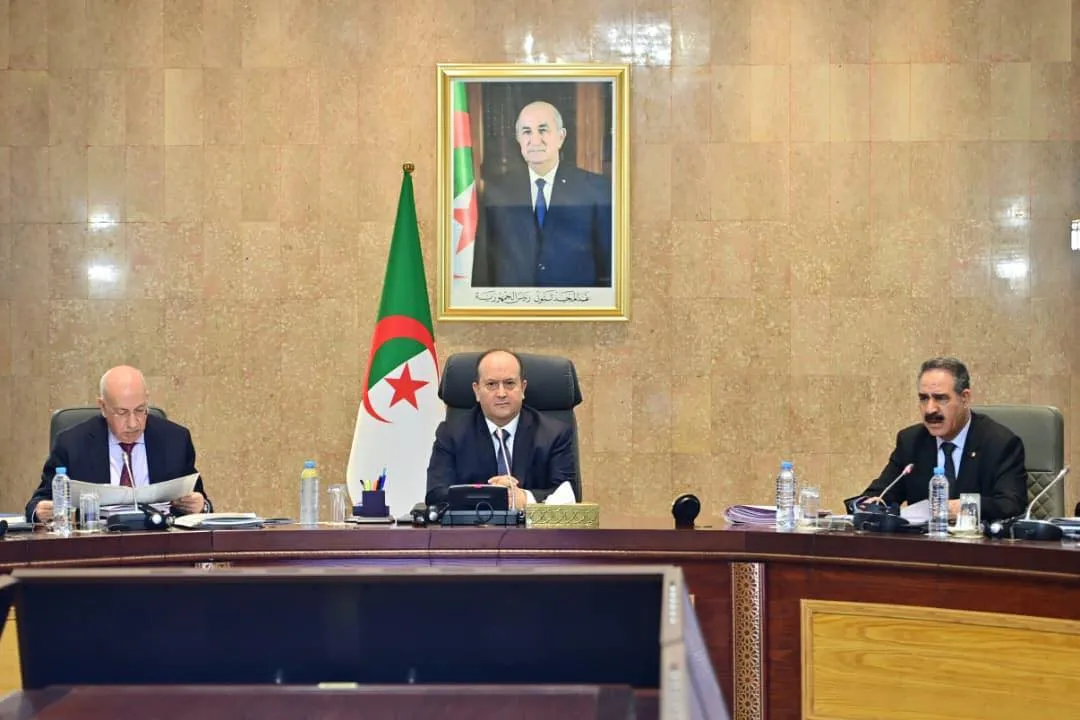 ملفات هامة..الوزير الأول سيفي غريب يترأس اجتماعا للحكومة