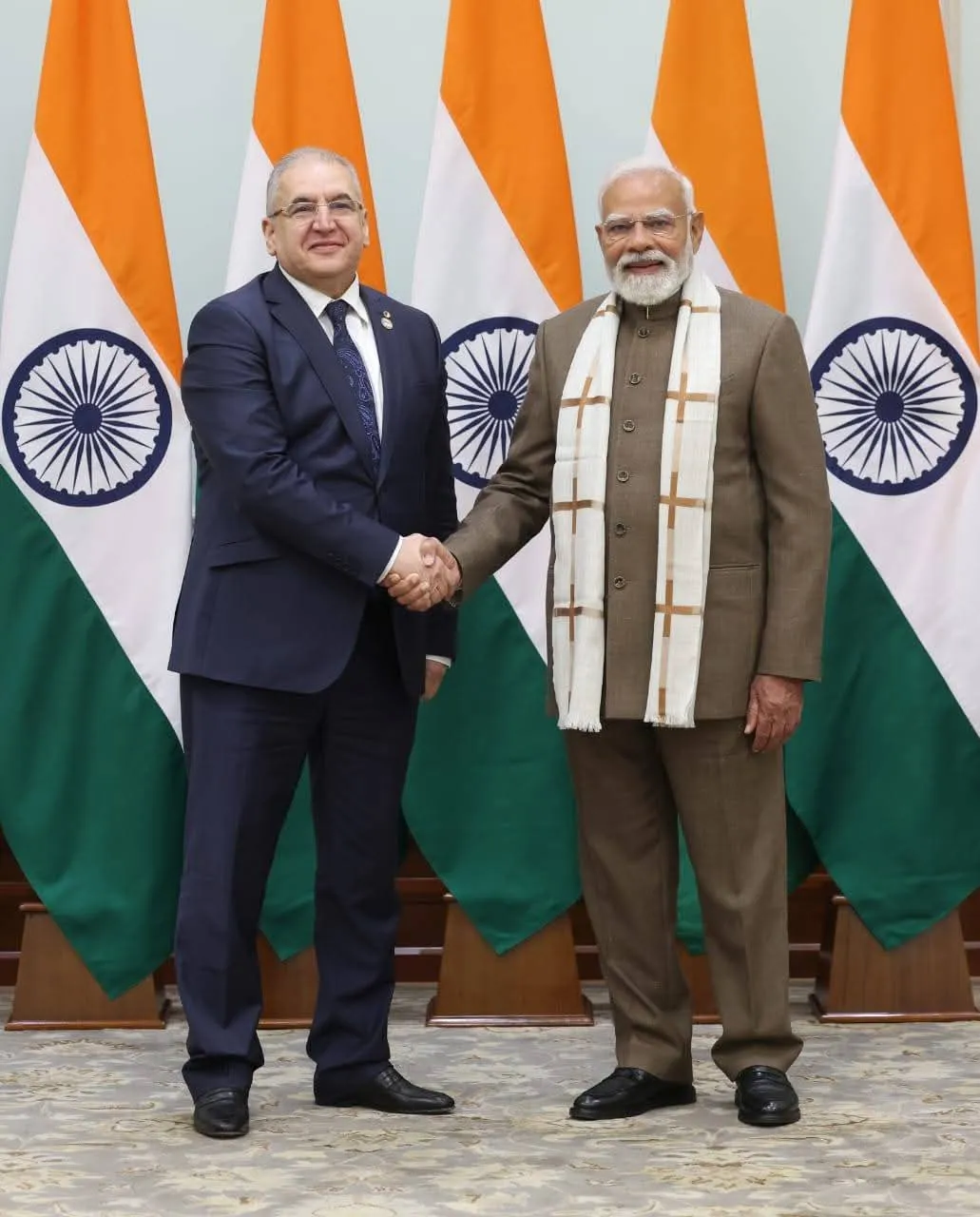 مقرمان يلتقي رئيس وزراء جمهورية الهند