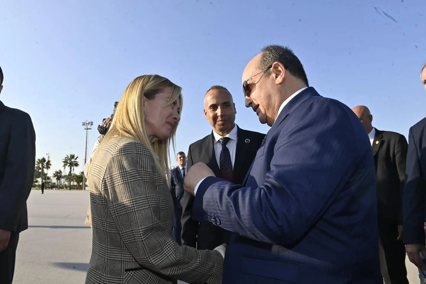 ميلوني تغادر الجزائر بعد زيارة عمل وصداقة بين البلدين