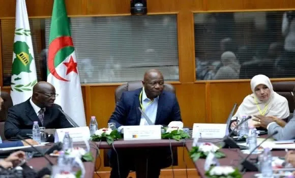 الجزائر: اجتماع  للجنة مراجعة التعديلات للاتحاد البرلماني الإفريقي