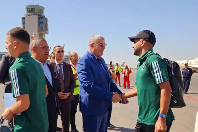 “الخضر” يحطون الرحال بوهران