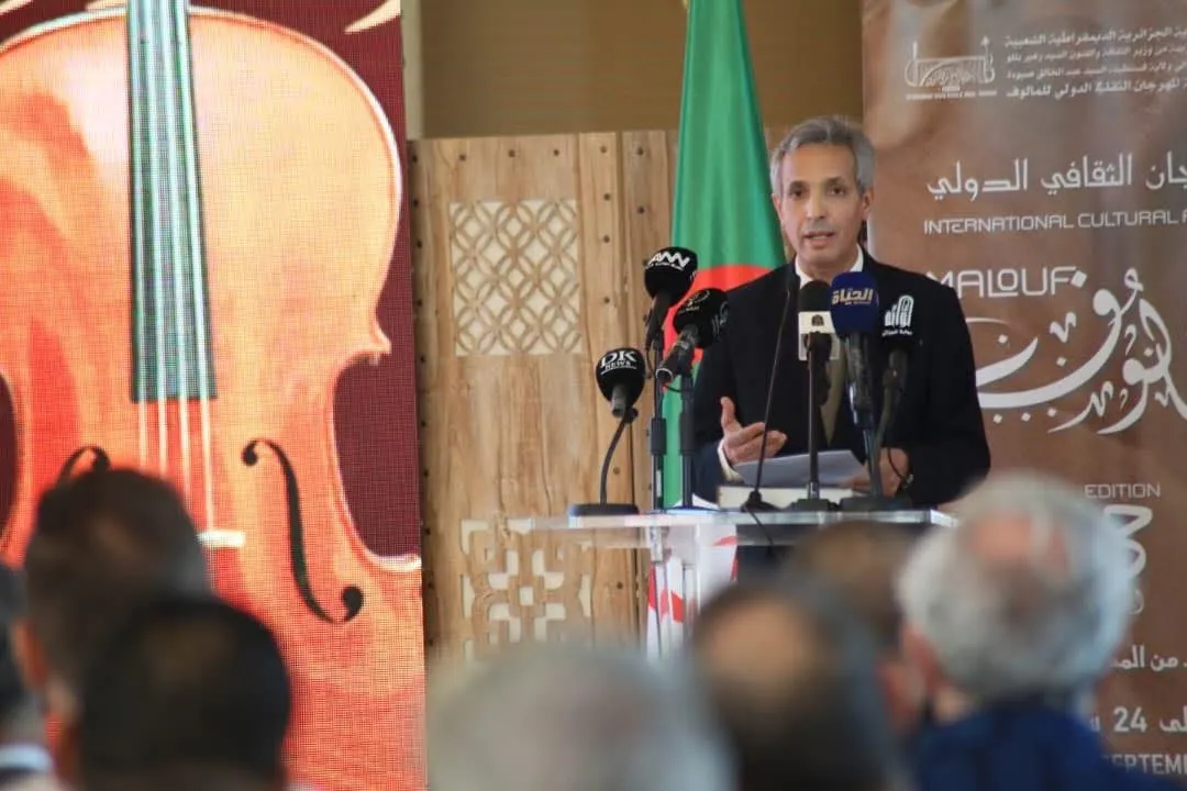 وزير الثقافة يشرف على إصدار كتاب “سفينة المالوف.. مدرسة قسنطينة”