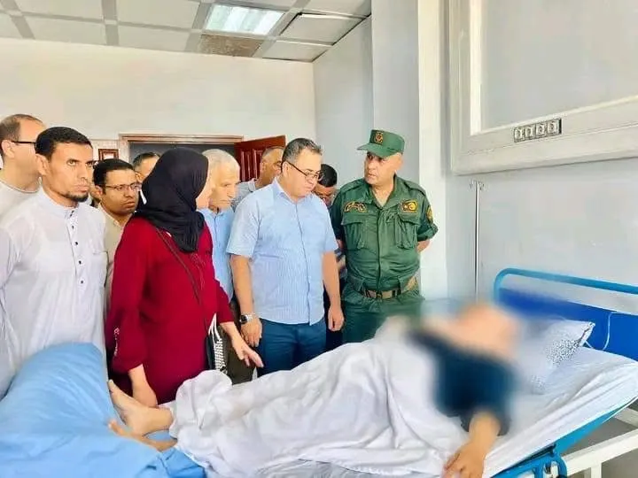 الطارف: والي الولاية يتفقد المصابين على إثر حادث مروري لحافلة نقل مسافرين