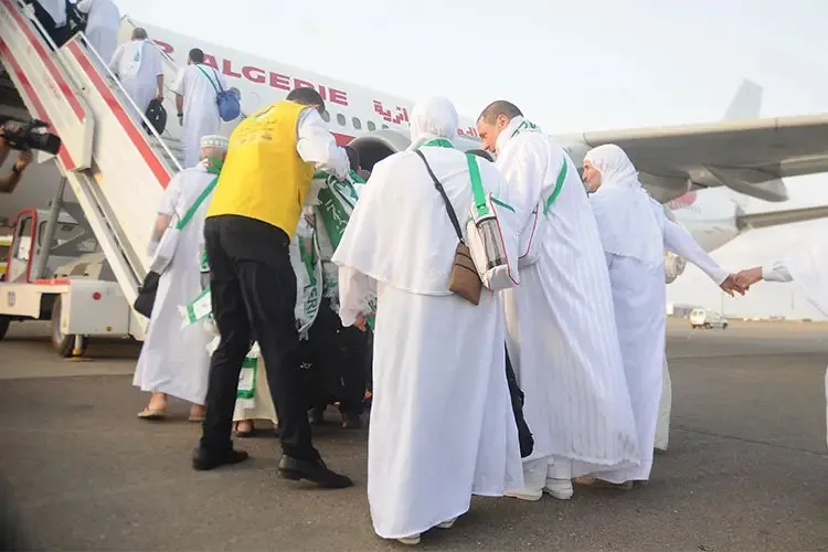 تمديد آجال إيداع عروض خدمات حجاج الجزائر