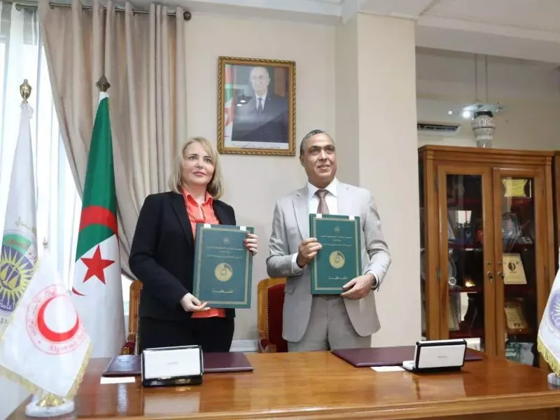 التوقيع على اتفاقية بين مديرية إدارة السجون والهلال الأحمر الجزائري