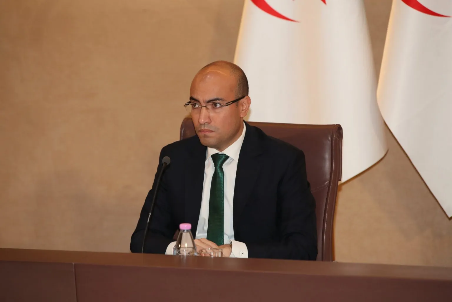شايب: الجزائر تأخذ علماً بقرار باريس استدعاء سفيرها وطرد دبلوماسيين