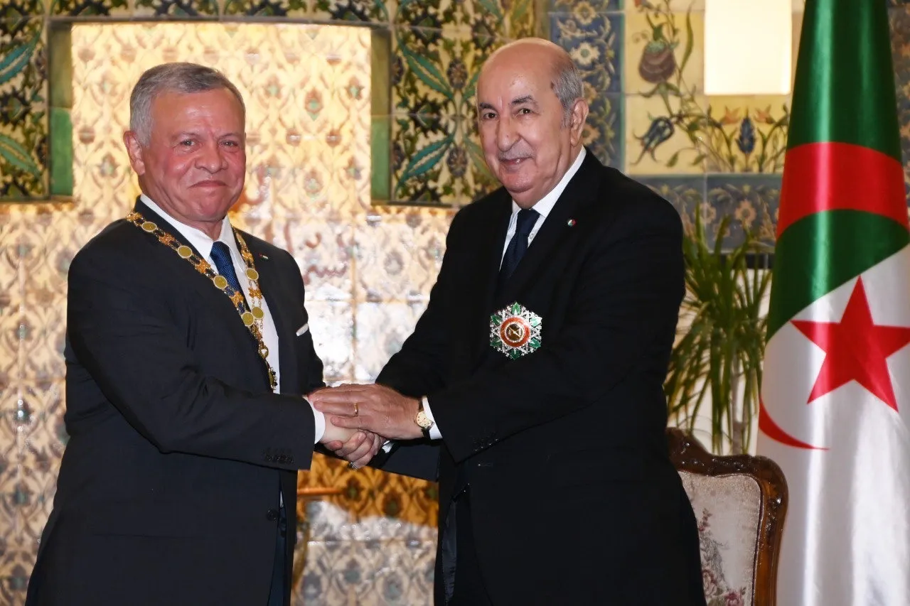 الرئيس تبون يتلقى مكالمة هاتفية من ملك الأردن