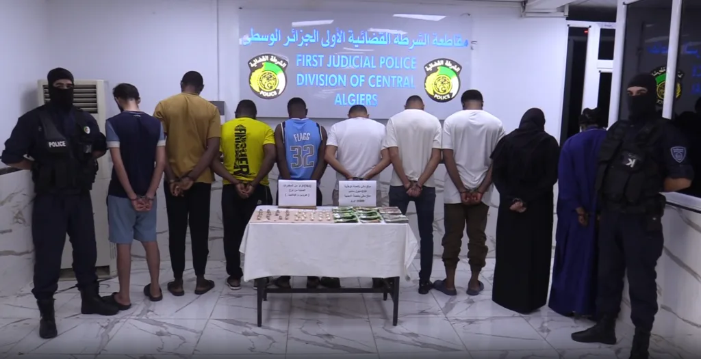 شرطة العاصمة تحجز 761 غراما من المخدرات الصلبة وأكثر من 10 آلاف أورو