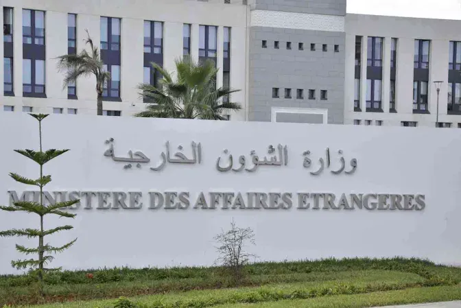 الجزائر تعرب عن قلقها العميق إزاء القصف الأمريكي للمنشآت النووية الإيرانية