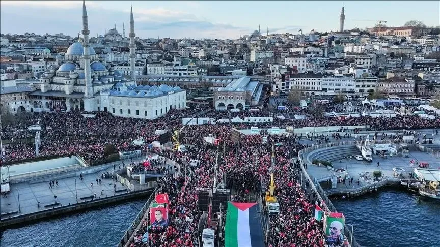آلاف الأشخاص يتظاهرون في إسطنبول تضامنا مع غزة
