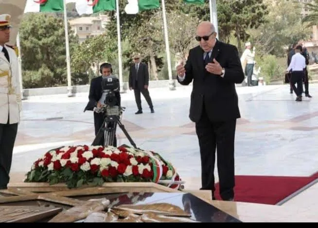 الرئيس تبون يترحم على أرواح الشهداء بمقام الشهيد
