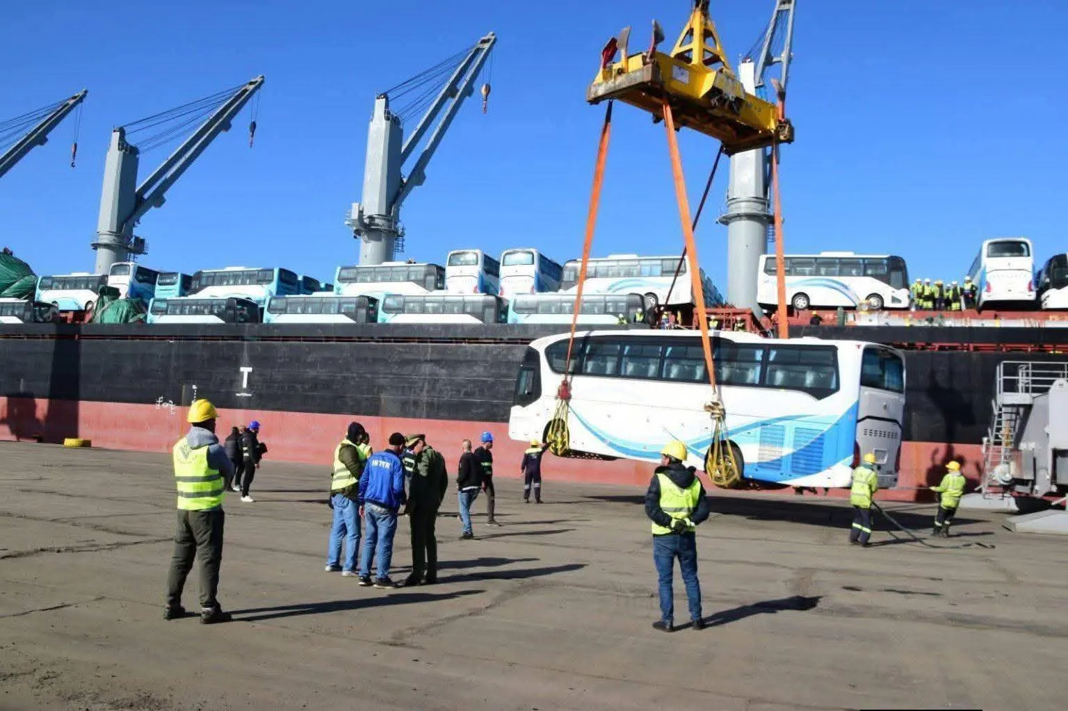 لتجديد الحظيرة الوطنية لنقل المسافرين.. استلام 862 حافلة جديدة