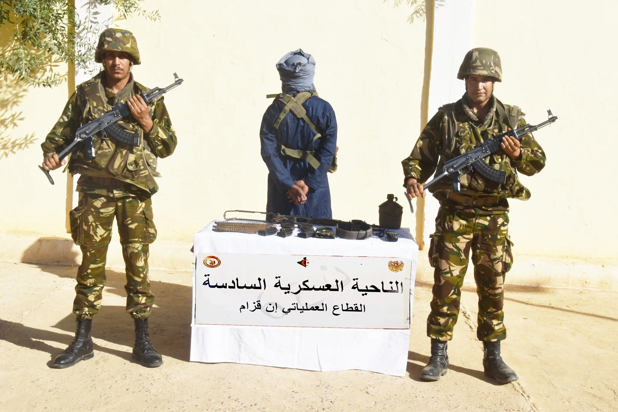 إرهابيان يسلمان نفسيهما للسلطات العسكرية في برج باجي مختار وإن قزام