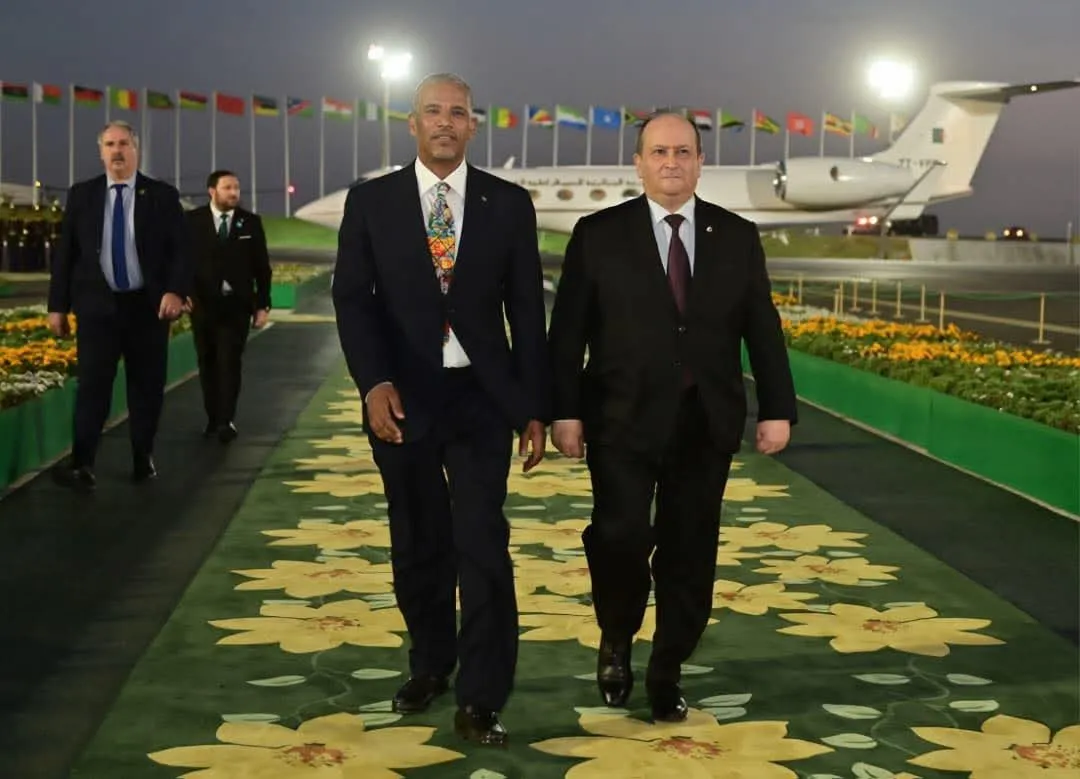 الوزير الأول سيفي غريب يحل بالعاصمة الإثيوبية أديس أبابا