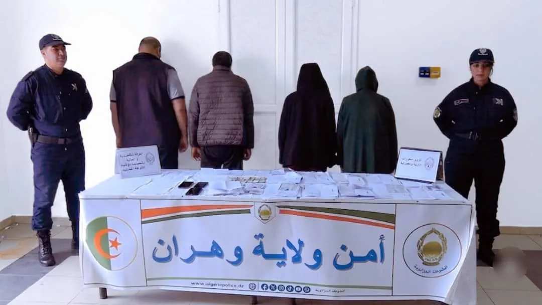 أمن وهران يفكك عصابة توهم ضحاياها بالاستفادة من سكنات عدل