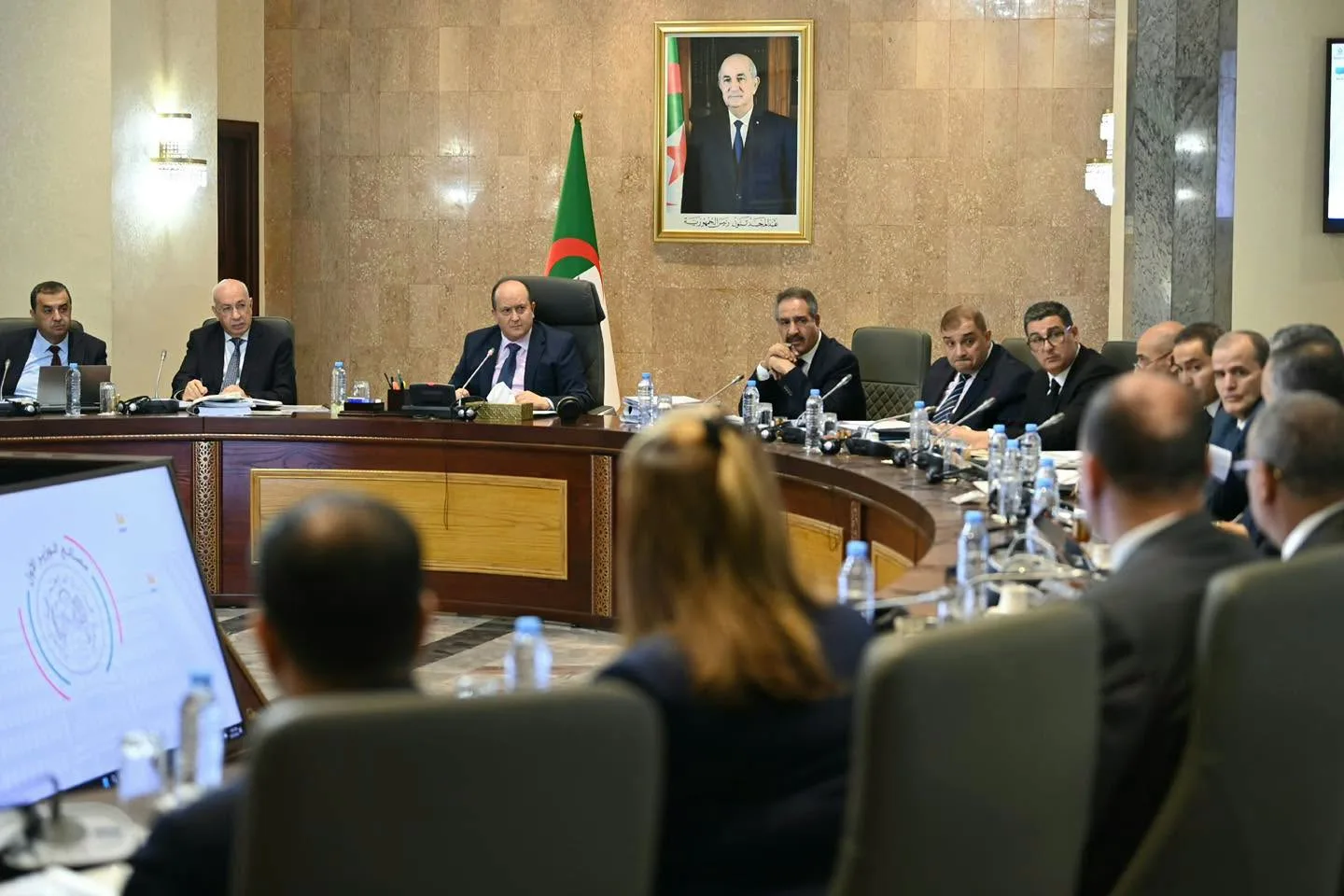 المشروع التمهيدي لقانون المالية على طاولة الحكومة