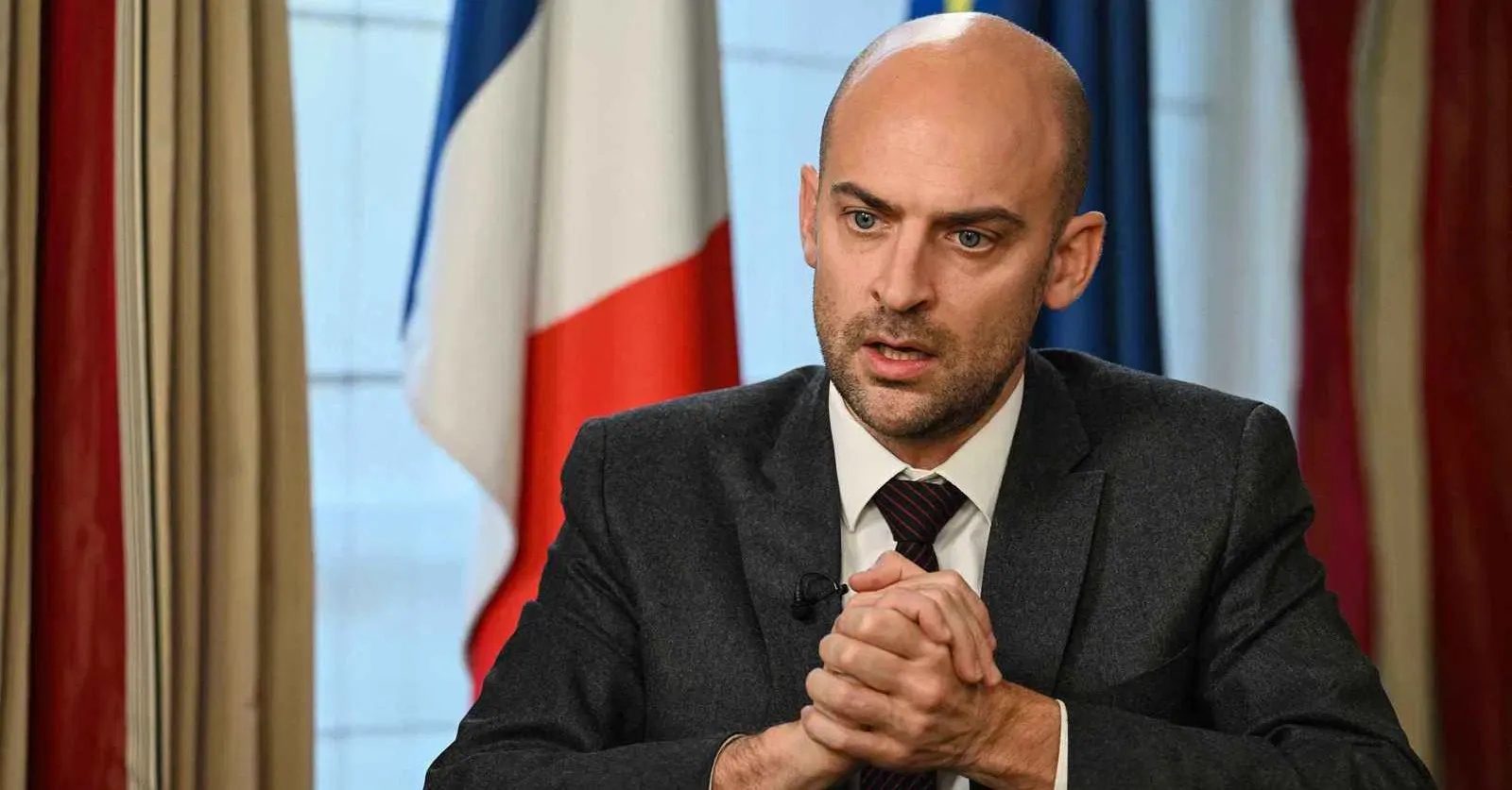 عودة السفير الفرنسي معلقة…وزير الخارجية بارو يعترف بعمق الأزمة مع الجزائر