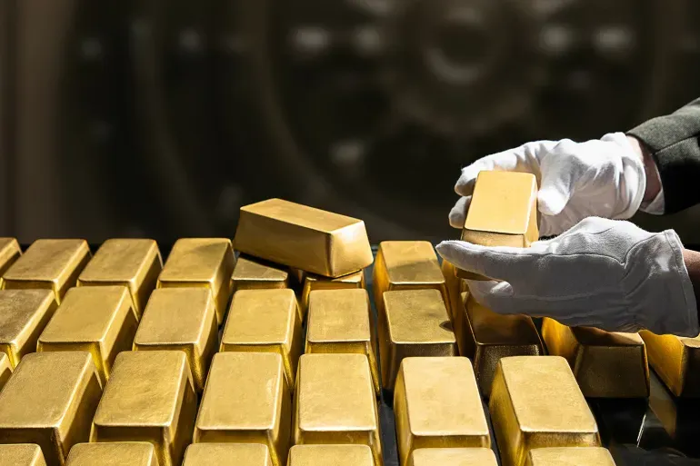 تراجع في أسعار الذهب وسط حذر من المستثمرين