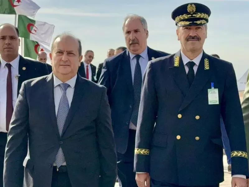 غريب يعاين بالشلف المركب الصناعي التجاري كابتان التابع  لمجمع أغروديف